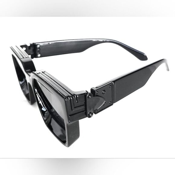 “TLM Polarized Retro Square Unisex Sunglasses - UV Protection - Minor Scratches” - Picture 6 of 11